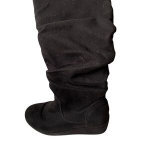 Black wedge boot